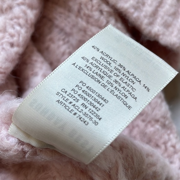 Aritzia light pink turtleneck sweater - Picture 6 of 7
